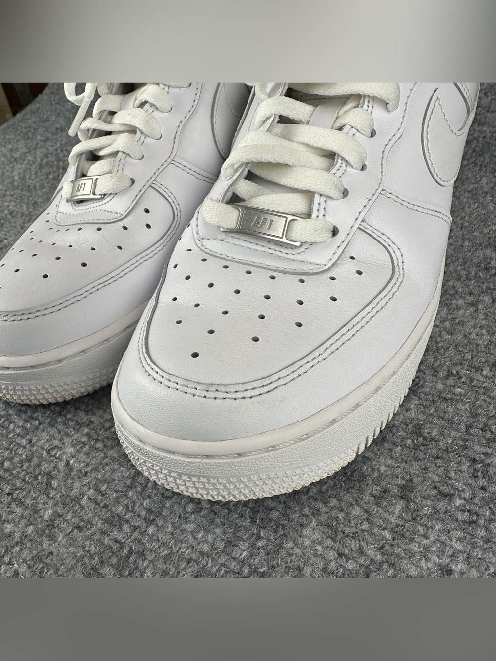 Nike Air Force 1 07 Triple White Women's Size 8 Sneakers Shoes DD8959-100 Low - Picture 8 of 16